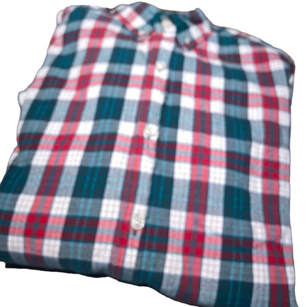 Crown and Ivy size medium stretch long sleeved button down